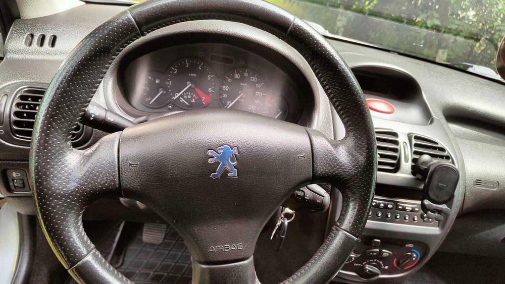 Продам Peugeot 206 SW