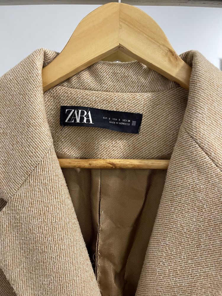 Двубортное пальто Zara