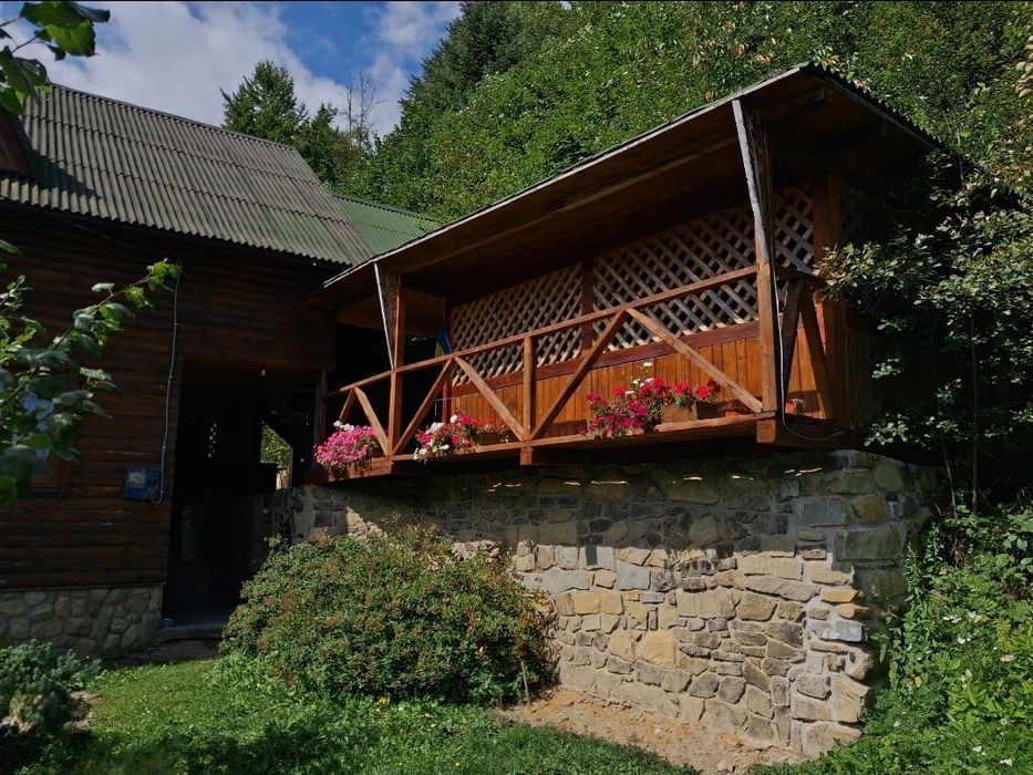 Відпочинок в Карпатах (Яремче) . Котедж в Карпатах "Затишний Куточок"