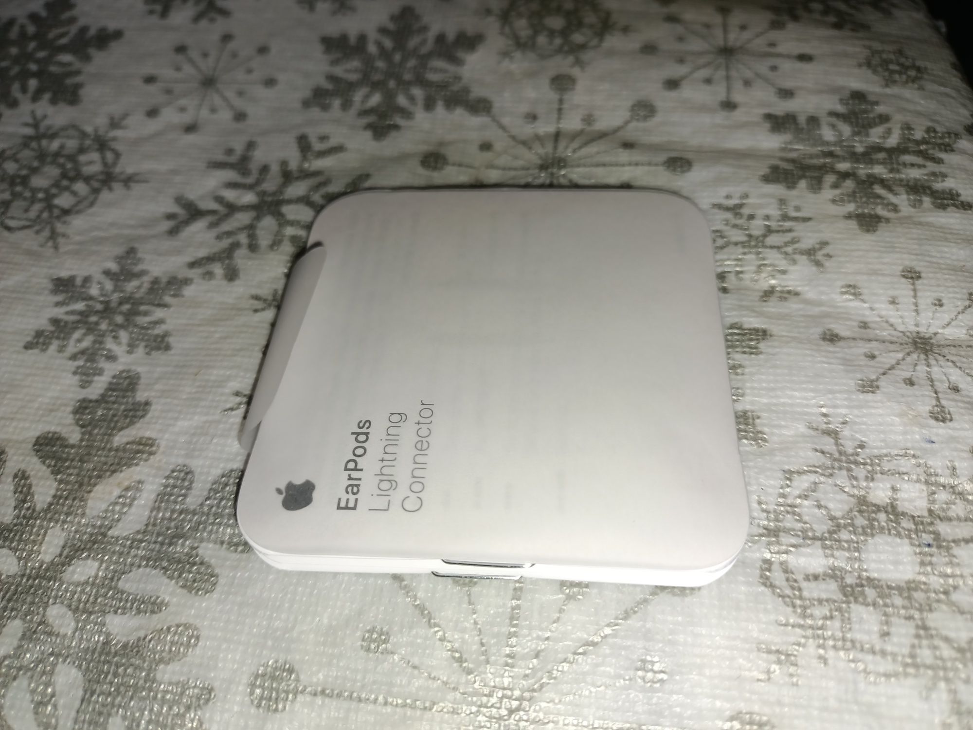Продам наушники apple(проводные)