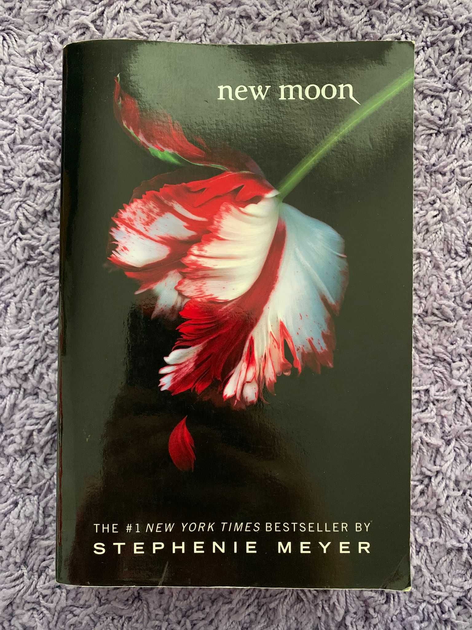New Moon - Stephenie Meyer