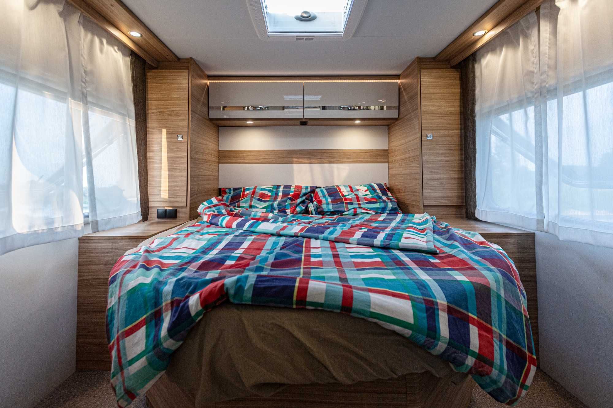 Kampery wynajem - wypożyczalnia - Nowy Detheffs Globebus I7 - INGEGRA