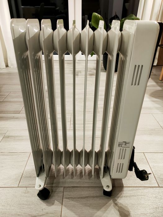 Grzejnik olejowy 2000W.