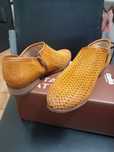 Vendo botins em pele novos número 40 marca Casta