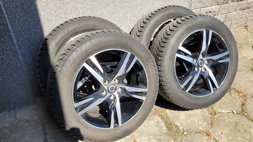 koła opony zimowe volvo xc60 xc40 R design 235/55/18 Nokian 2024r