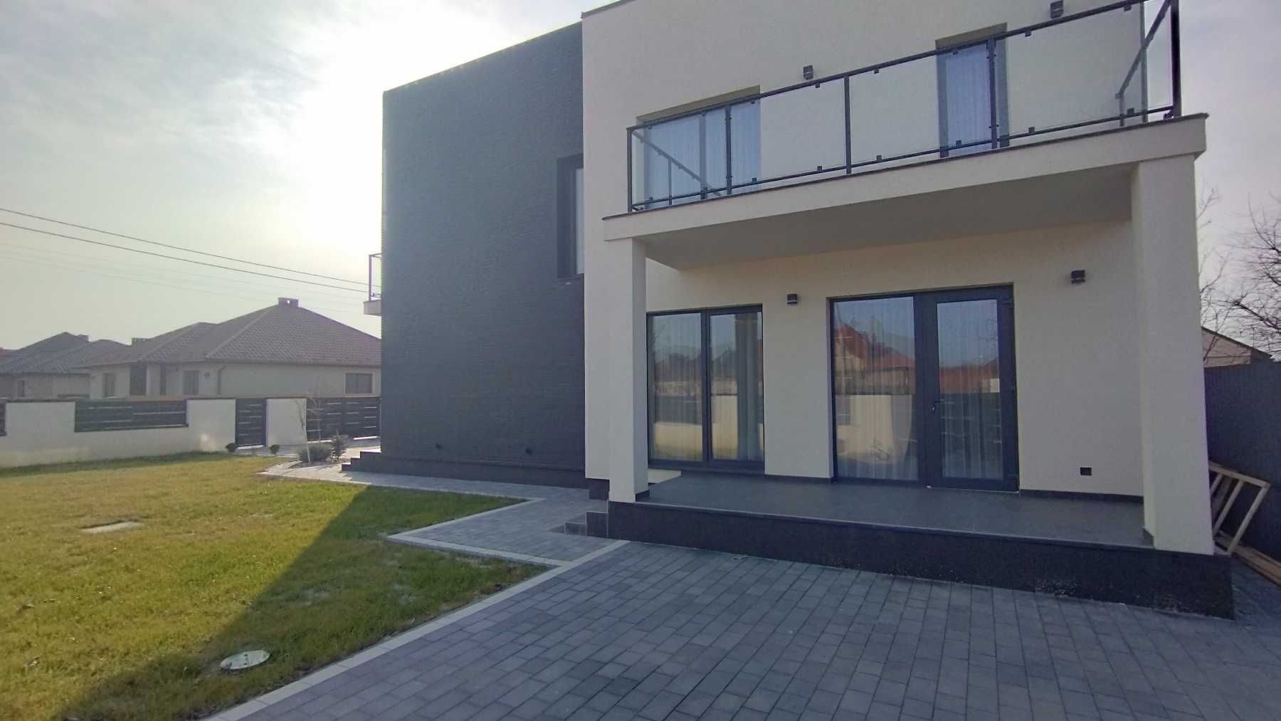 Продається котедж, вул. Тернопільська
Код: 24930