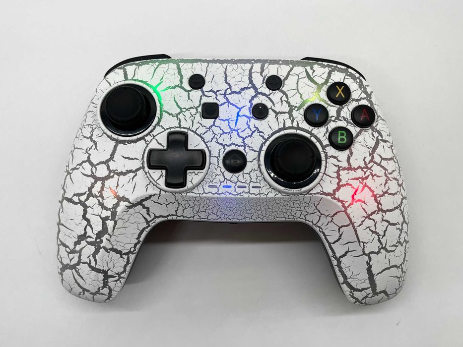 Pad bezprzewodowy do Switch/Android/IOS/PC RGB B05 biały/czarny