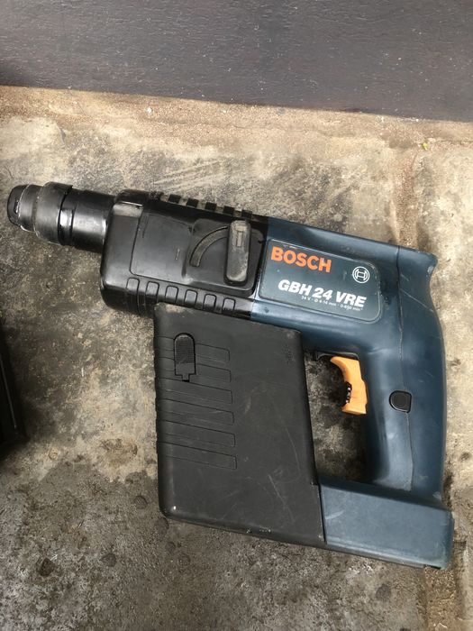 Перфератор бездротовий Бош 24