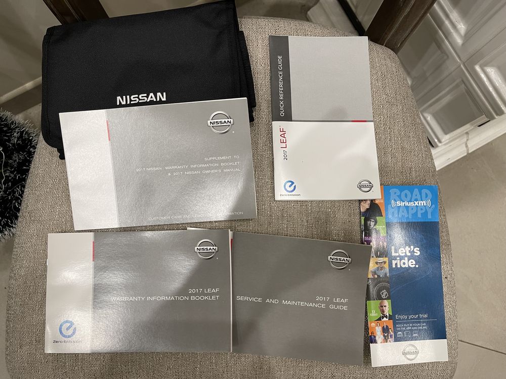 Органайзер сумочка с документами Nissan Leaf