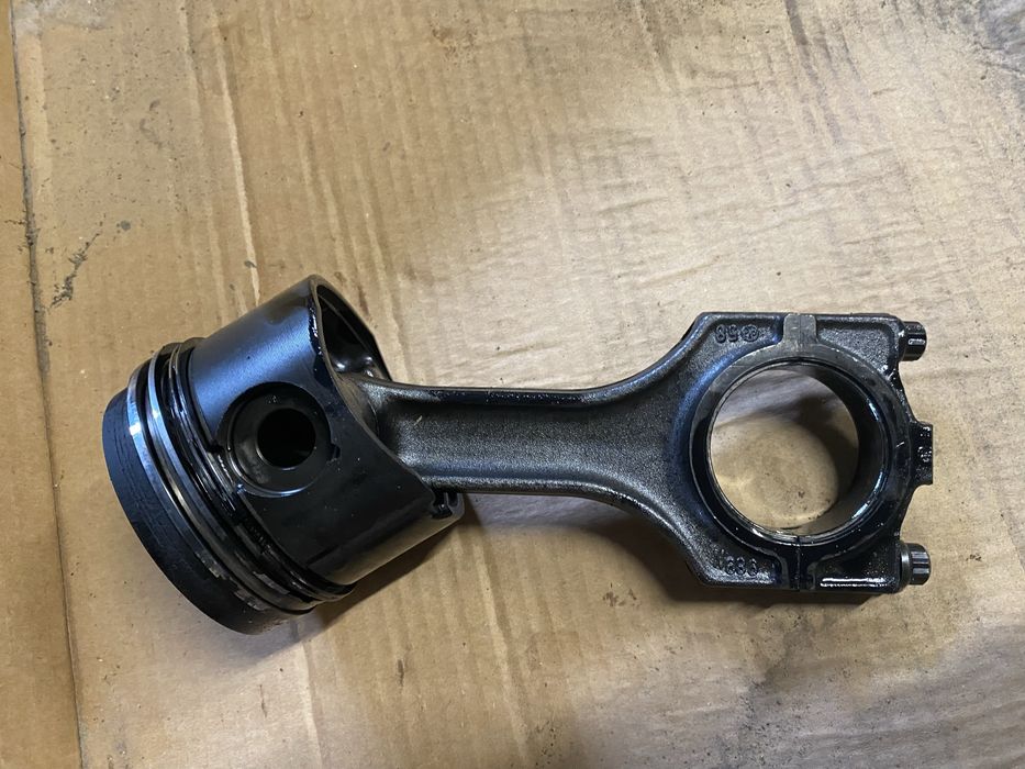 Bmw E34 E36 E38 2.5 TDS tlok korbowod