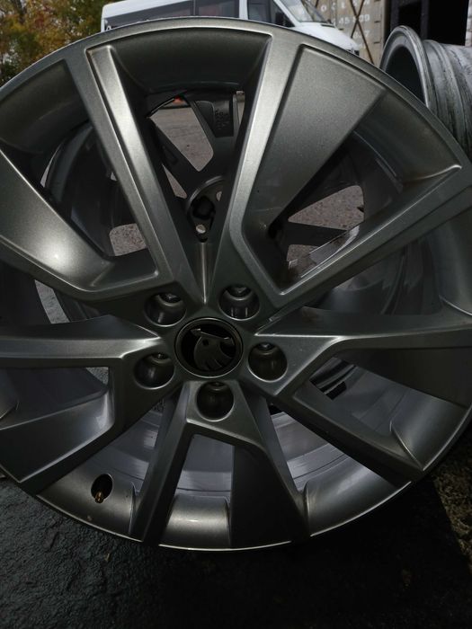 Продам  ДИСКИ   SKODA KAMIQ, Skala, Fabia  6.5X17 5X100 ET40