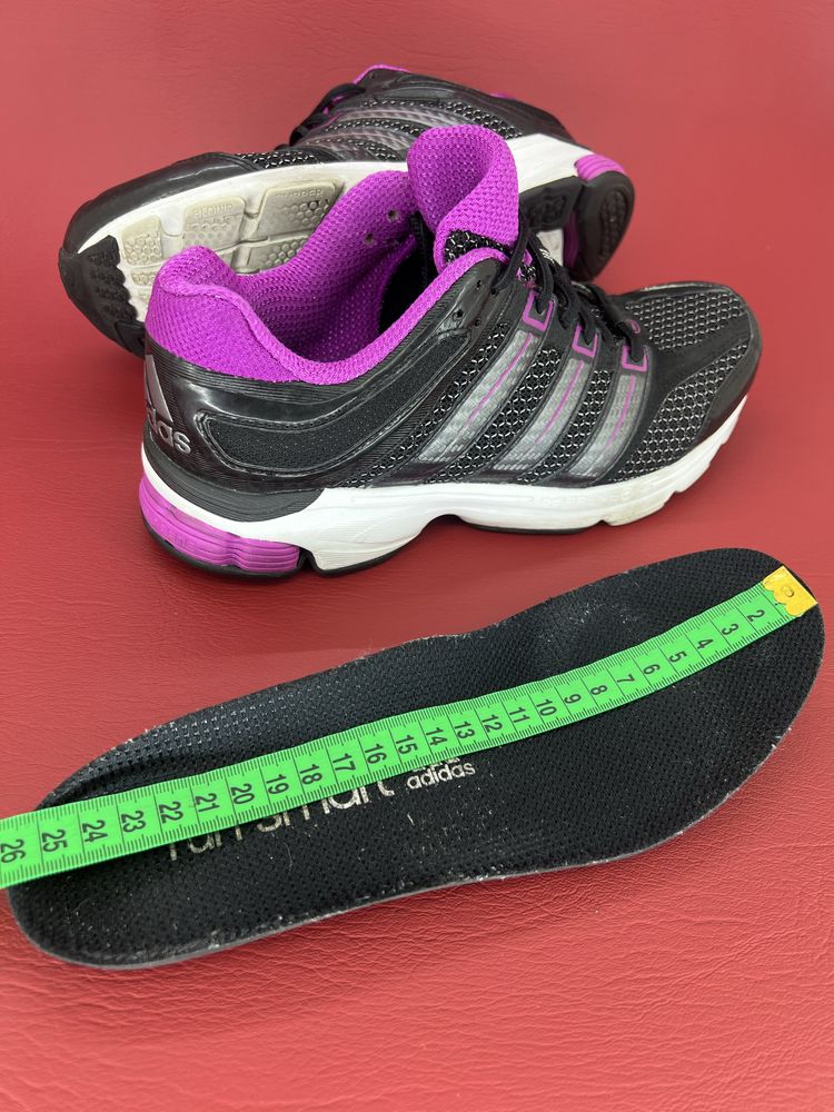 Кросівки 39,5р.25,3см. Adidas