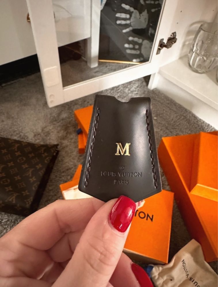 Louis Vuitton zawieszka do Alma bb