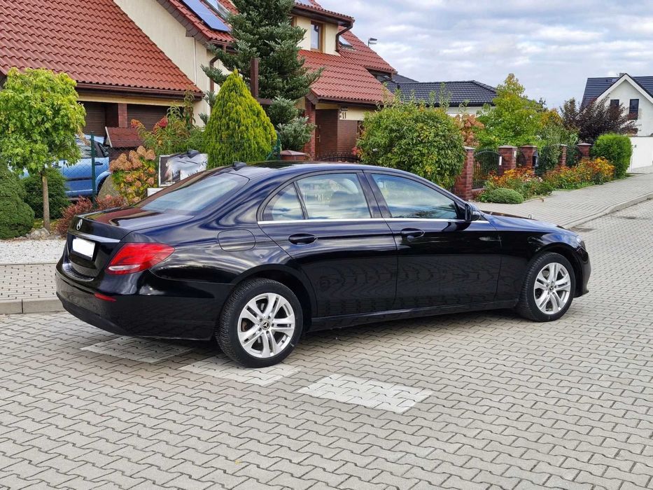2018 Mercedes-Benz Klasa E 200 d 9G-TRONIC