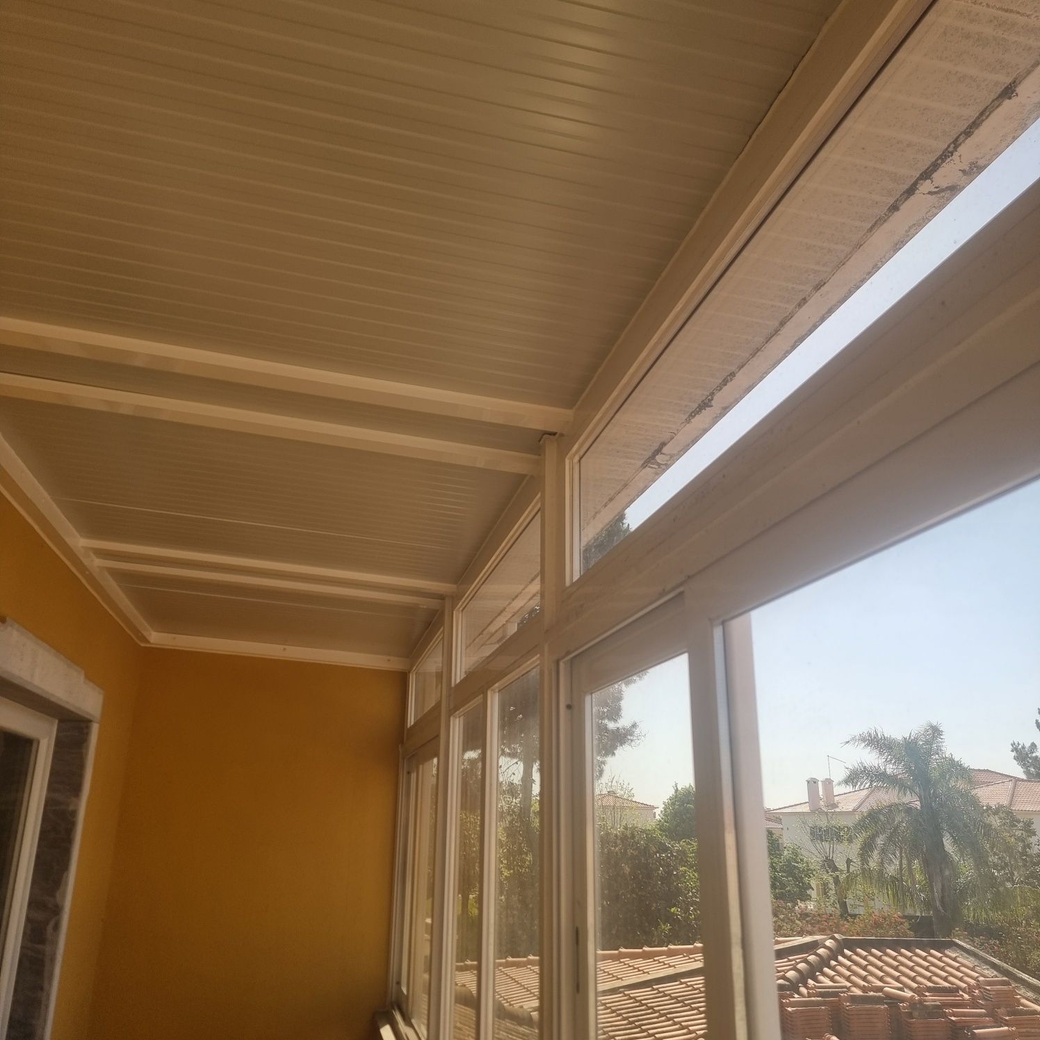 Janelas de Varanda completa com Painel sandwich