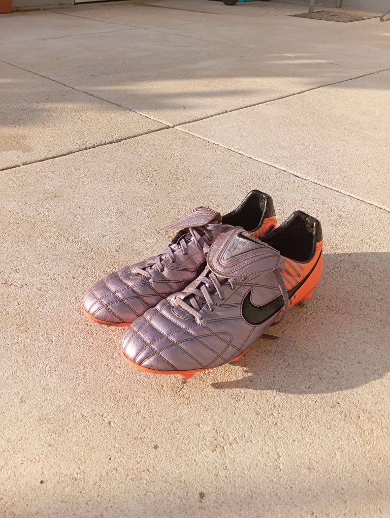 Nike Elite Tiempo Legend Mundial 2010