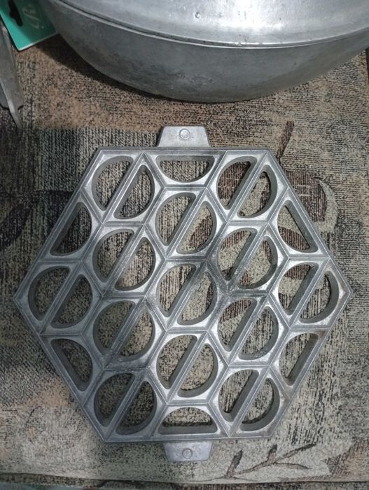 Утятницы, пельменницы, вареничницы, форма для леденцов, мясорубки СССР