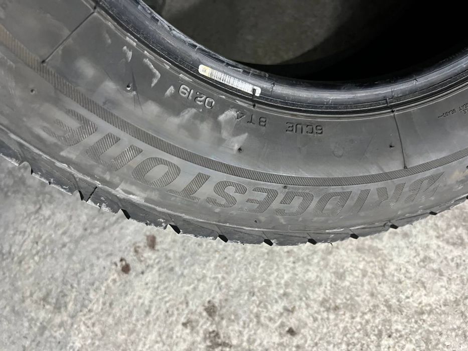 Автошини зимові BRIDGESTONE 215/65/16С (2шт)Колеса,Гума,Скати, Шини)