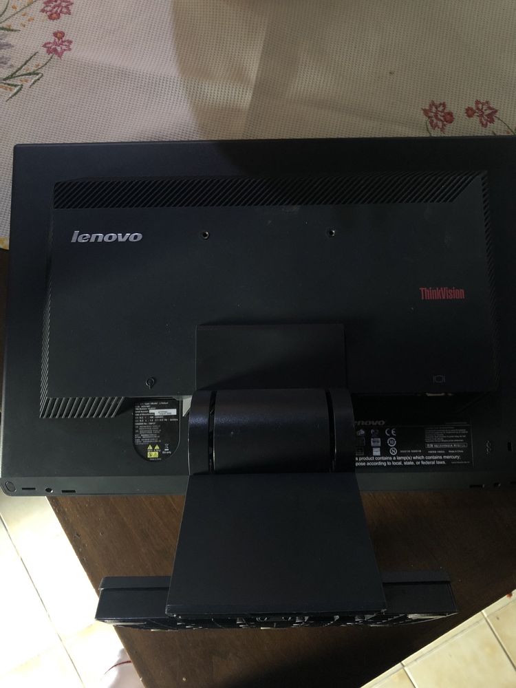 Monitor lenovo think vision