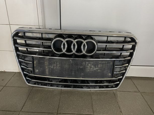 Решетка радиатора Audi A7 4G8