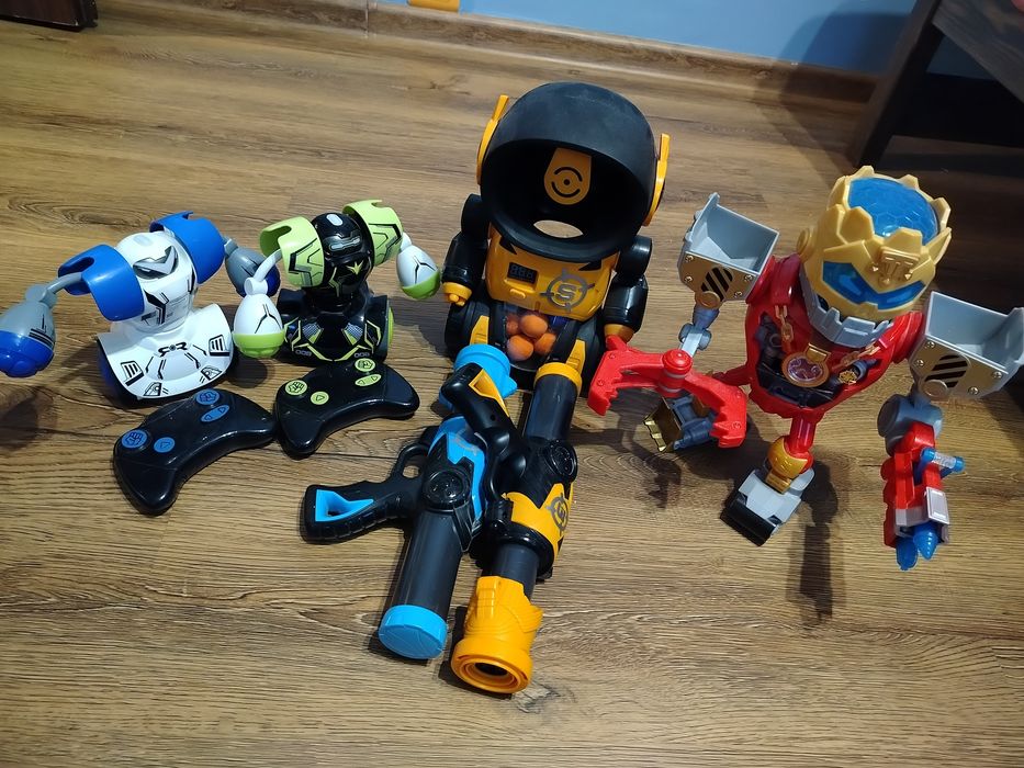 Zabawki roboty komplet