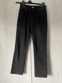 Czarne jeansy Zara z prostą nogawką 36
