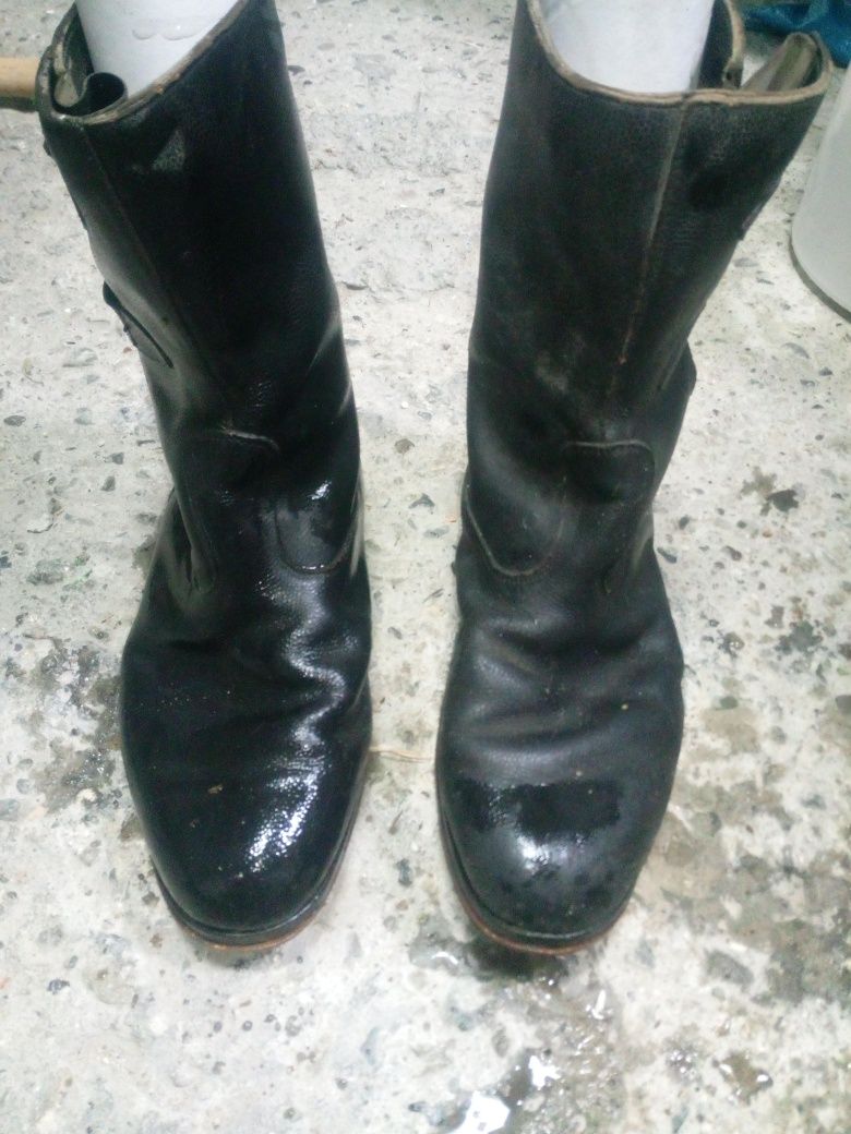 Buty stare strażackie do rekonstrukcjii
