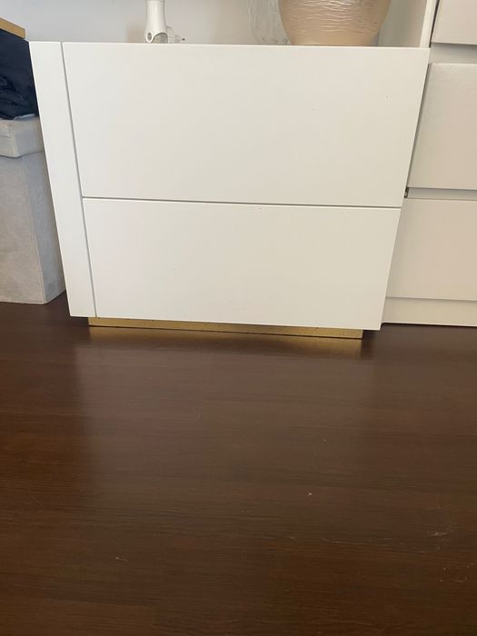 2 Mesas cabeceira branca e dourada