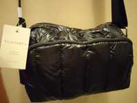 Nerka czarna pikowana torebka na ramię modna kurtkowa fason