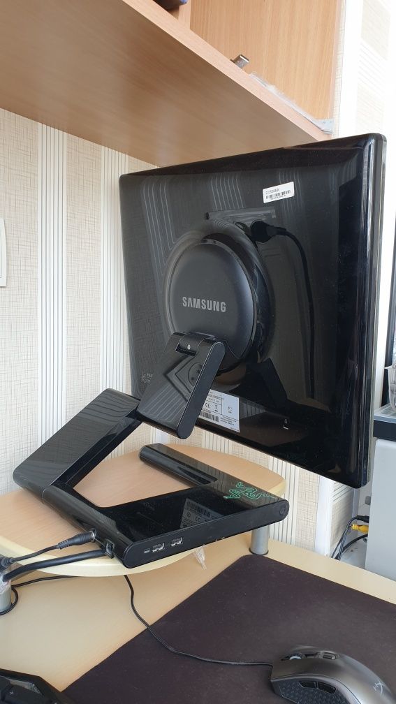 19 дюймов Монитор Samsung 971p 180 градусов крутится