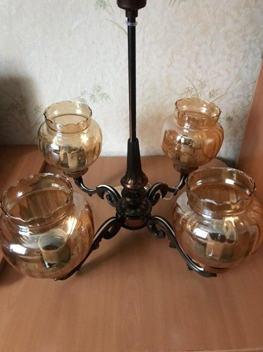Продам нову люстру