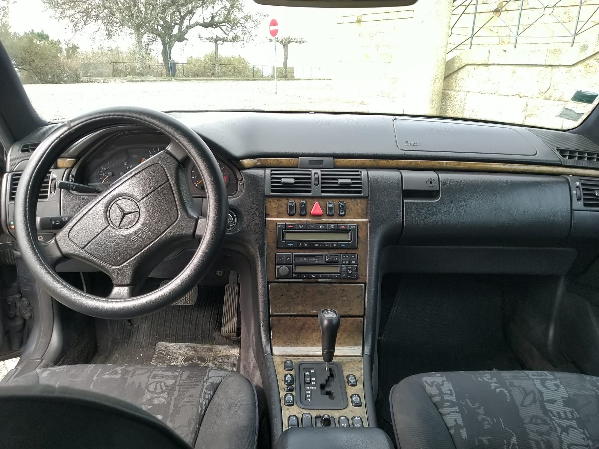 Mercedes Benz e250