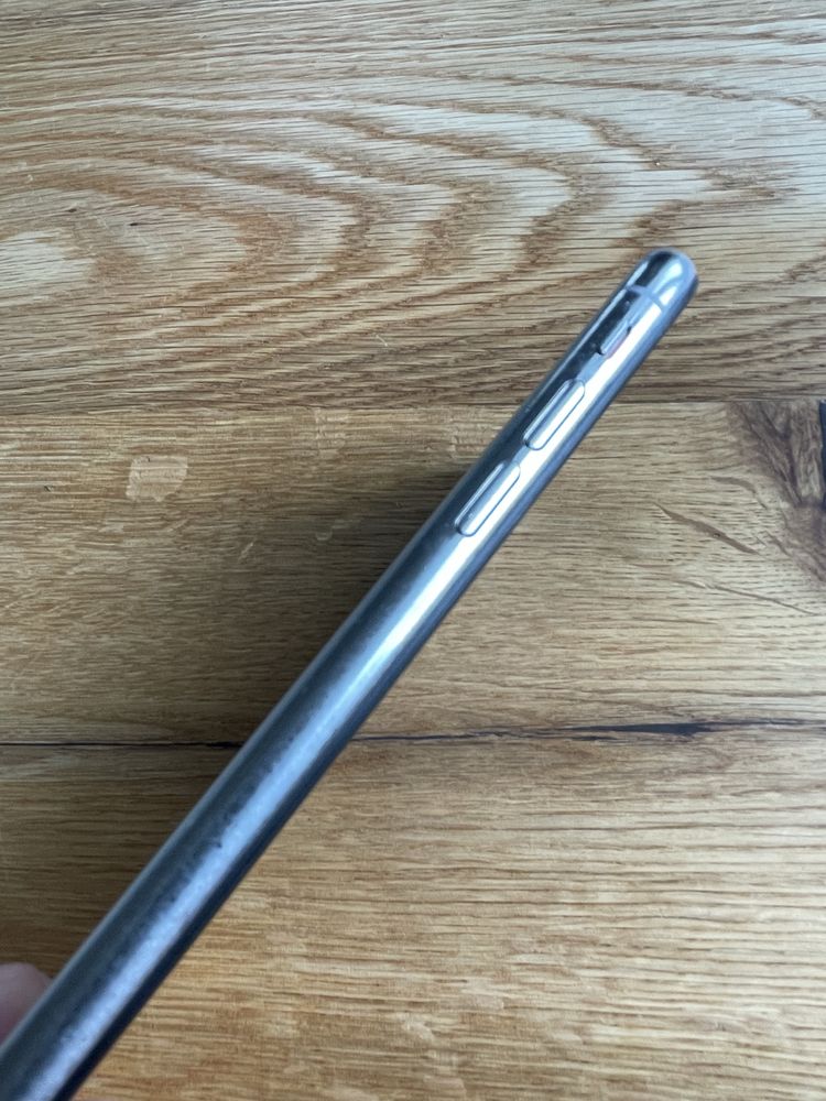 iPhone X Model MQAG2PM/A 256GB