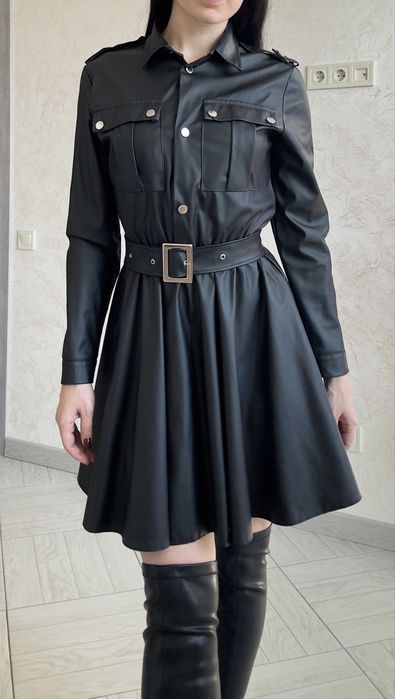 Продаю сукню з екошкіри в гарному стані