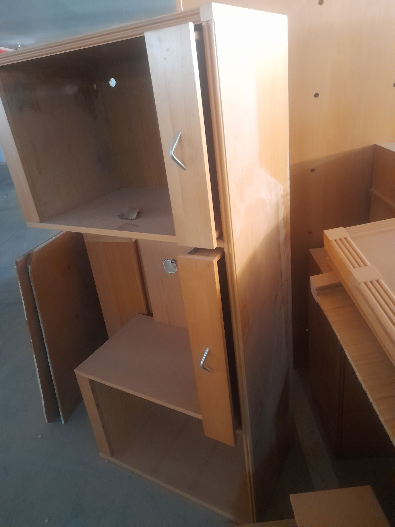 Vendo Cama, secretária  e móveis de quarto
