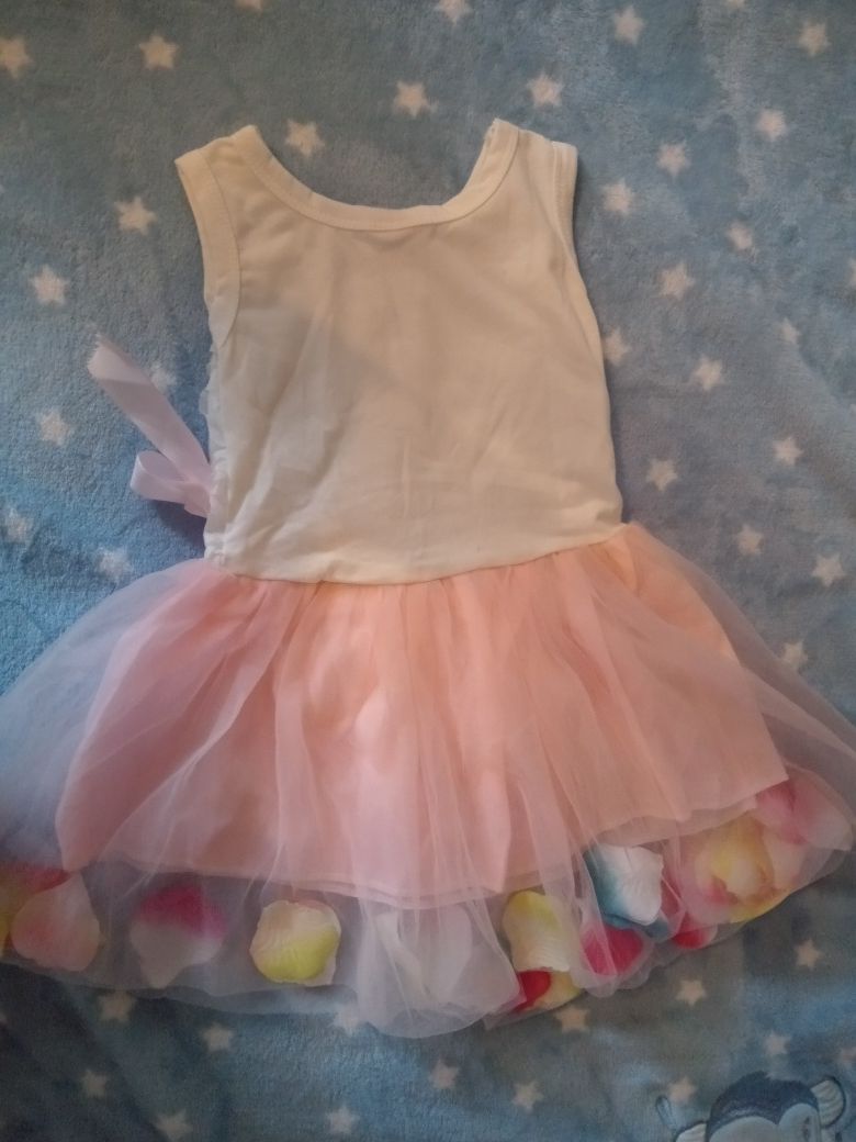 Nowa sukienka dla dziewczynki