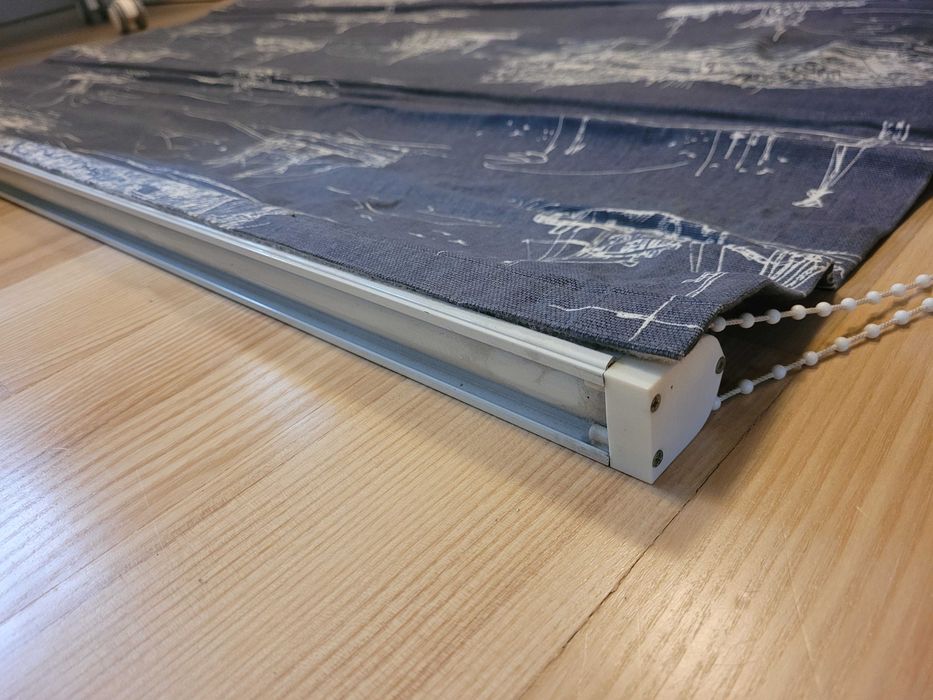 Rolety materiałowe na okna, 8 sztuk, 4 wzory, z mocowaniem.