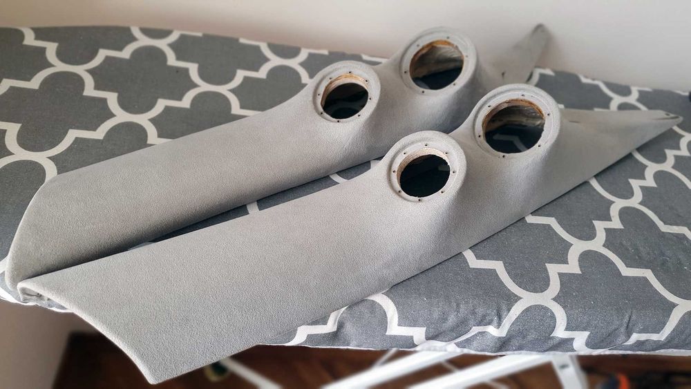 Стойки-подиумы обтянутые алькантарой под ВЧ/СЧ для Skoda Fabia 2