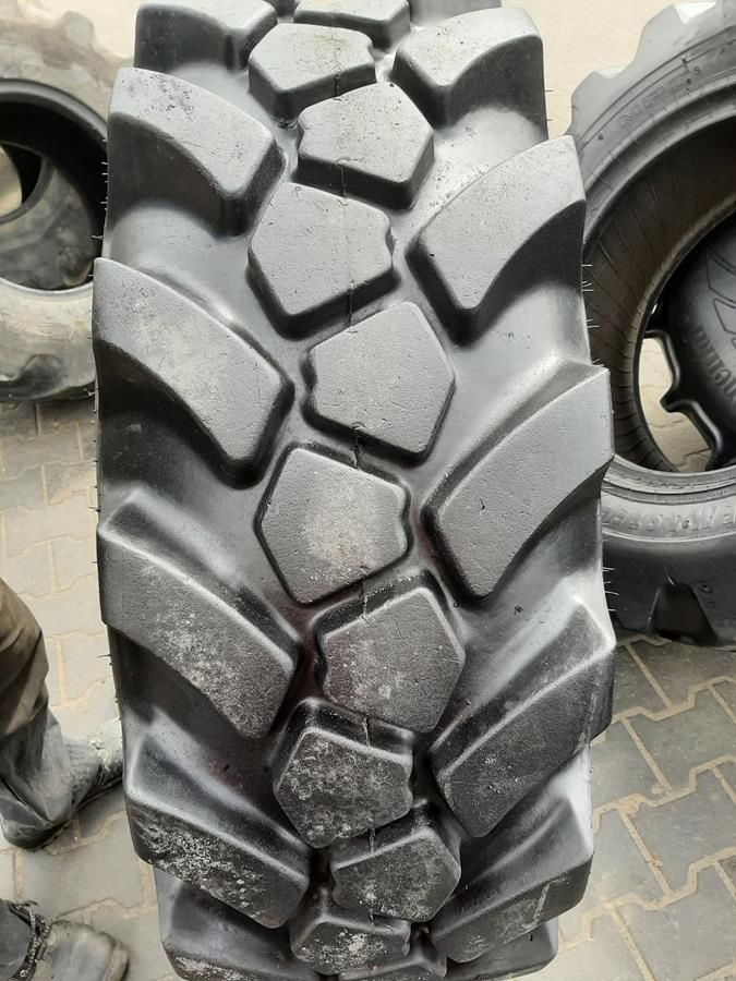 Opona używana przemysłowa 15.5-25 15.5R25 JCB MPT 1300zł W4423