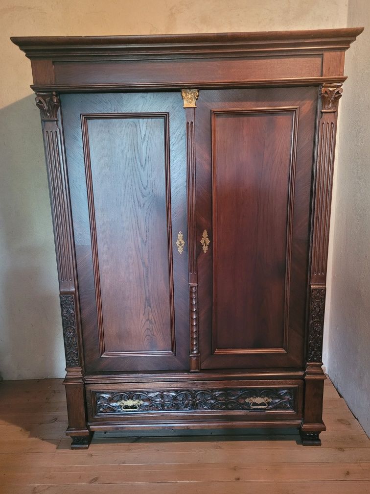 Szafa eklektyczna