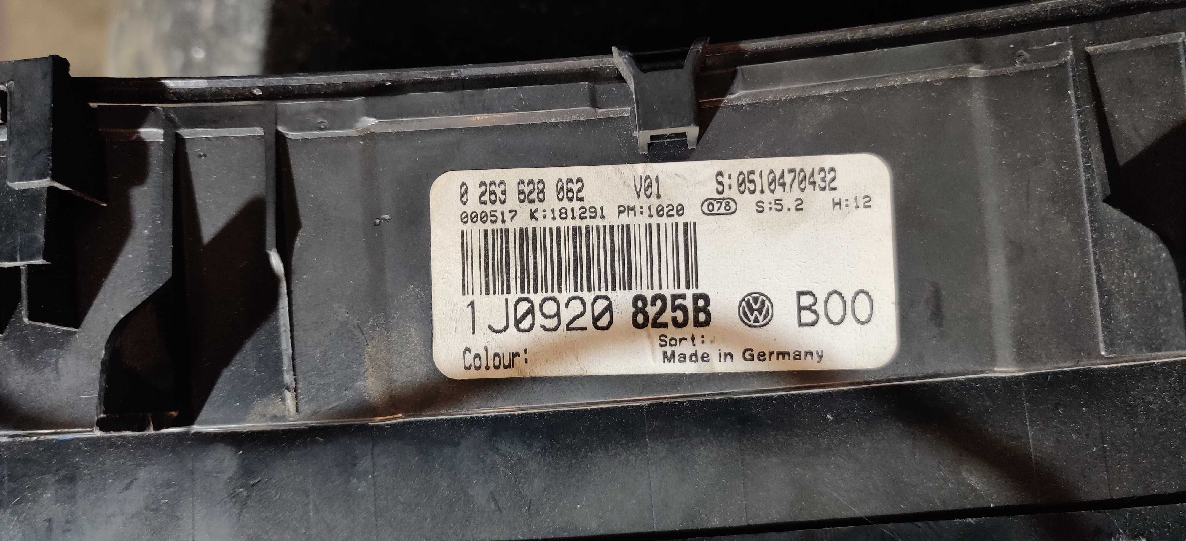 Панель приладів 1J0920825B VAG. Volkswagen Golf IV, Bora. 1.9 TDI