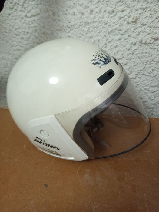 Capacete aberto de  adulto
