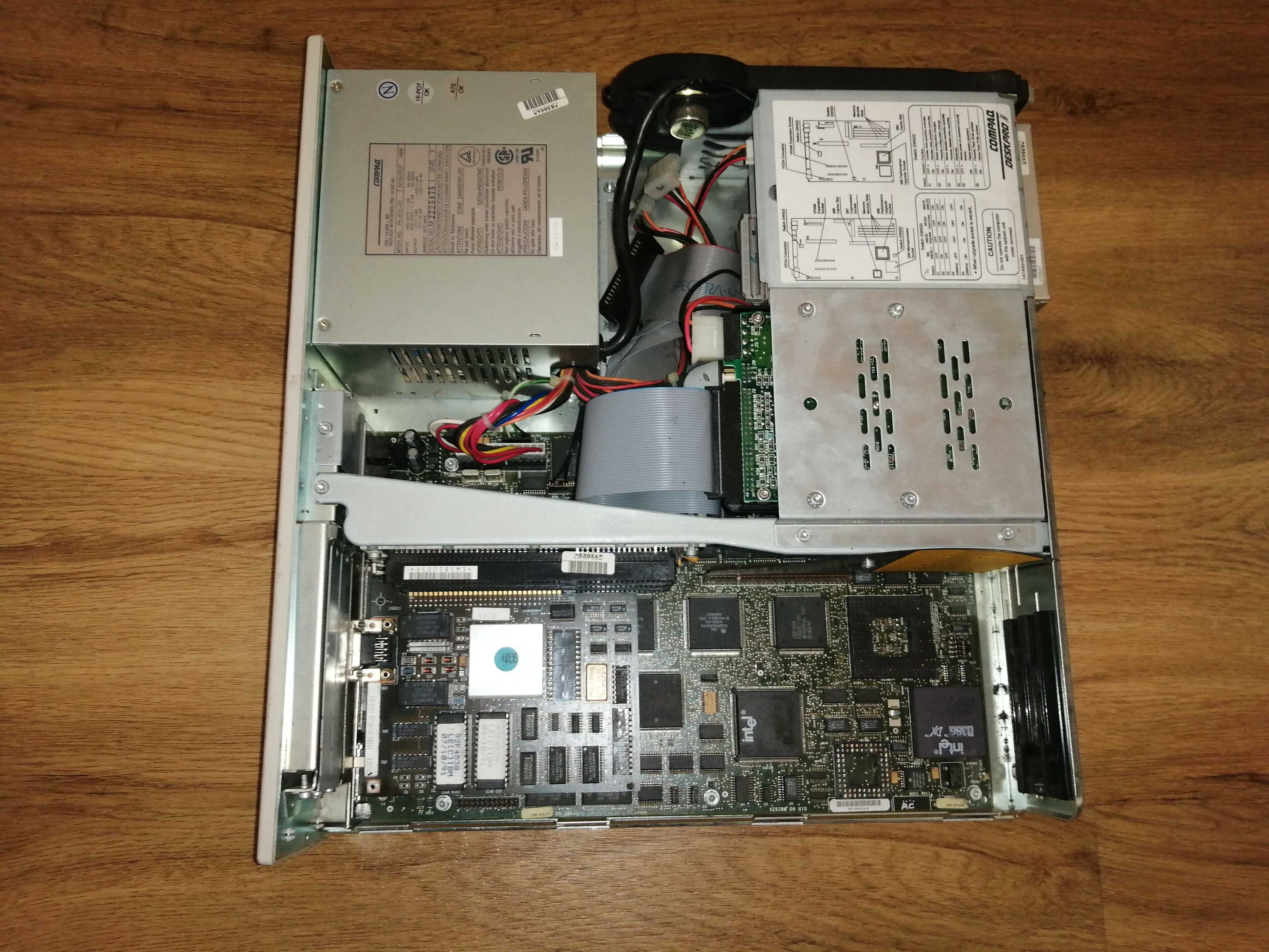 Retro komputer Deskpro 3/33i