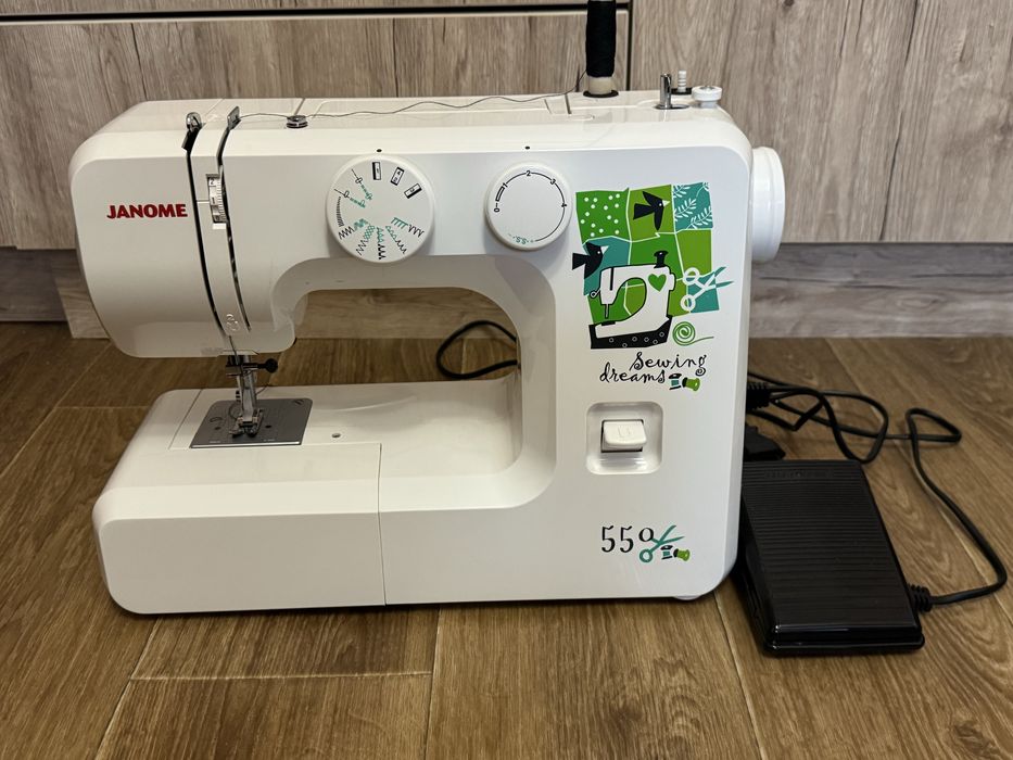 Продам Швейну машинку Janome Sewing Dream 550