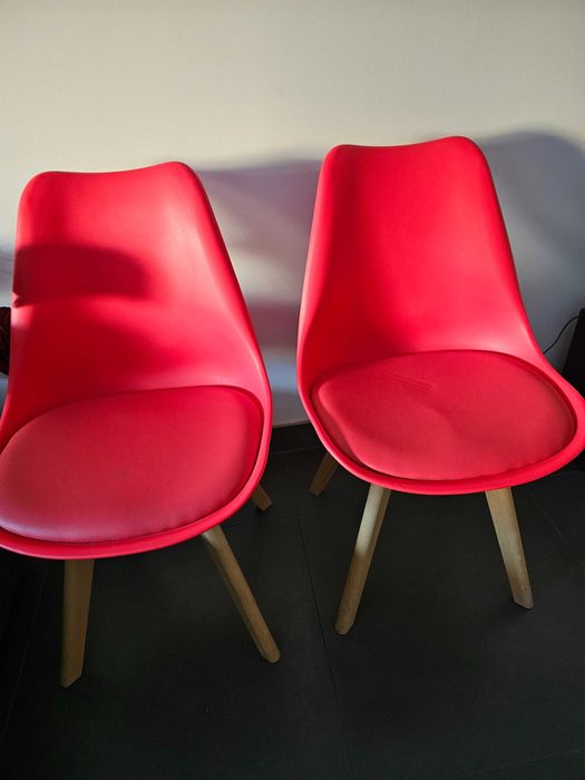 04 Cadeiras pra vender logo