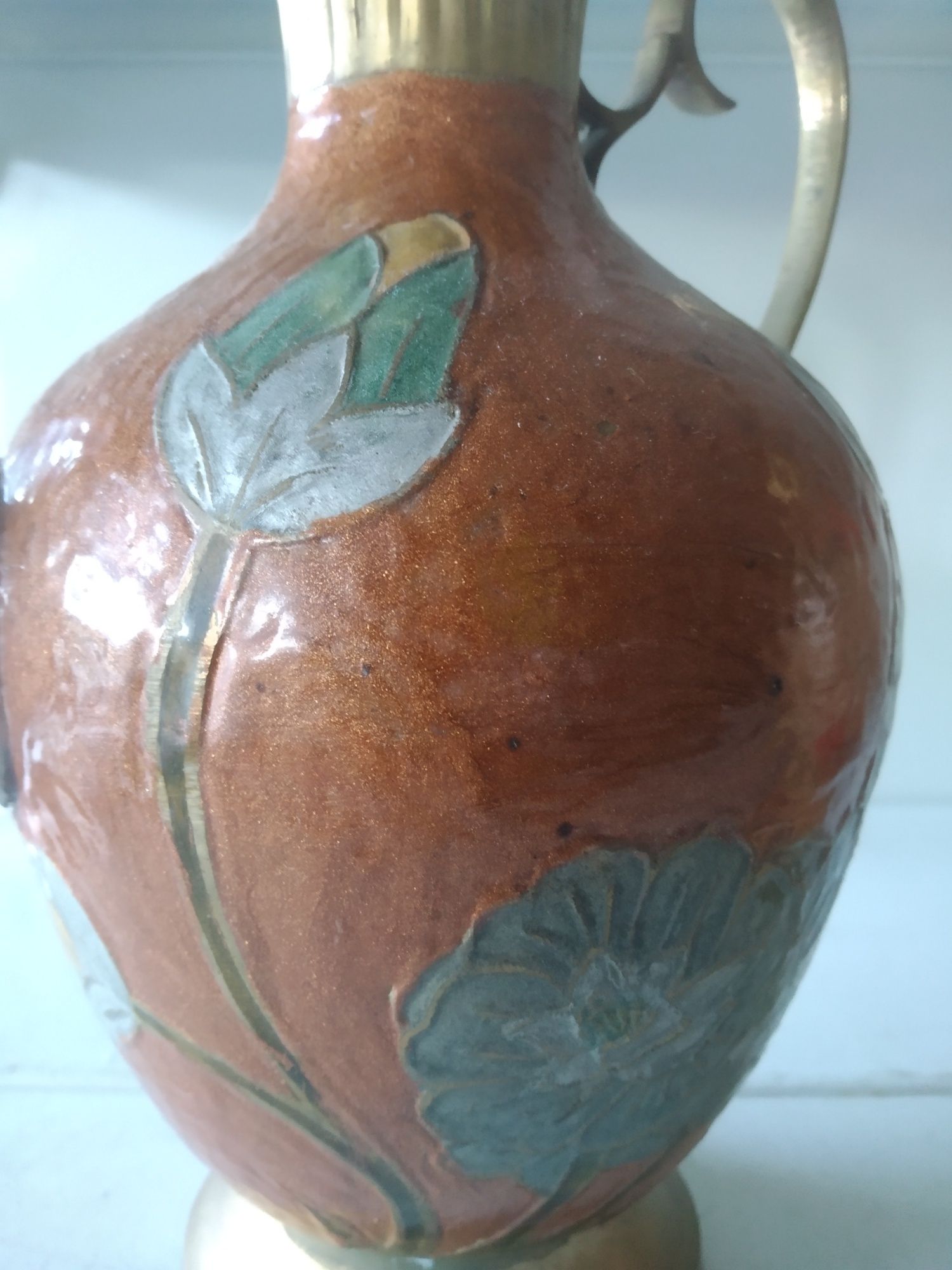 Jarra de bronze e chaleira de bronze