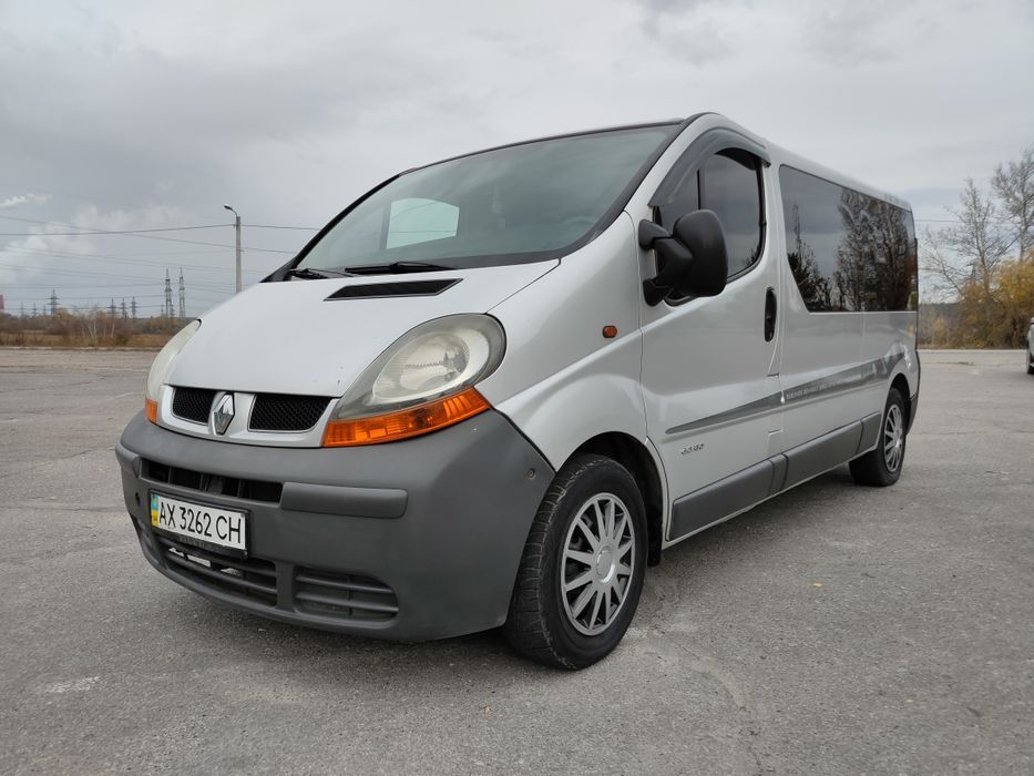 Renault Trafic LONG 1,9 пассажир 7+1