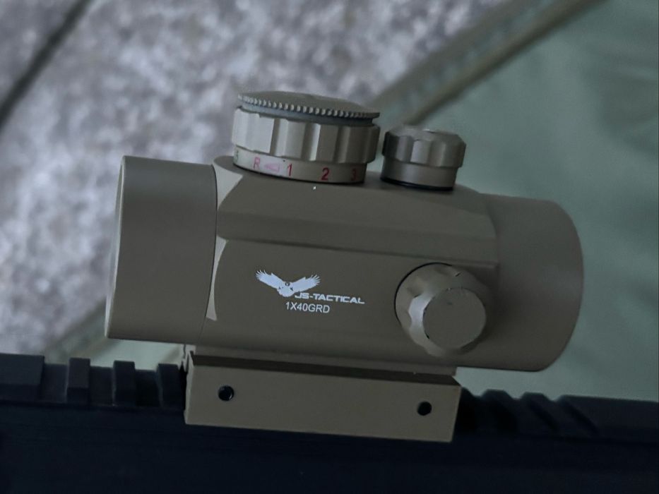 Metralhadora Lancer Tactical AIRSOFT a bateria