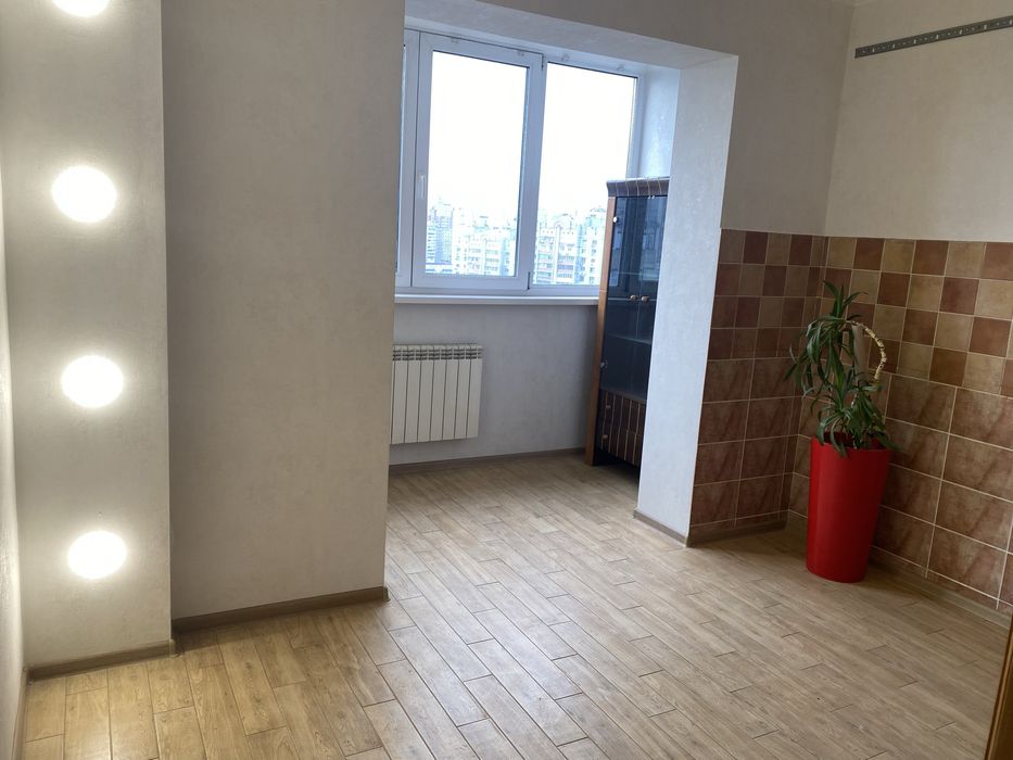 Кабінет, приміщення в оренду Позняки, вул. Княжий Затон 3