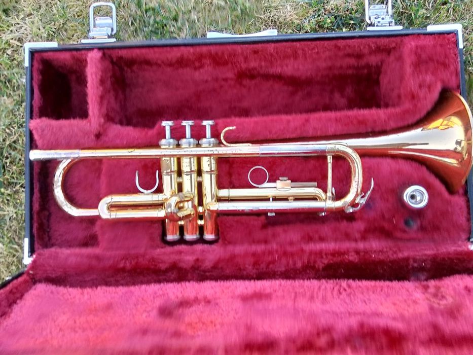 Trąbka Yamaha YTR 4320EG z kufrem i ustnikiem